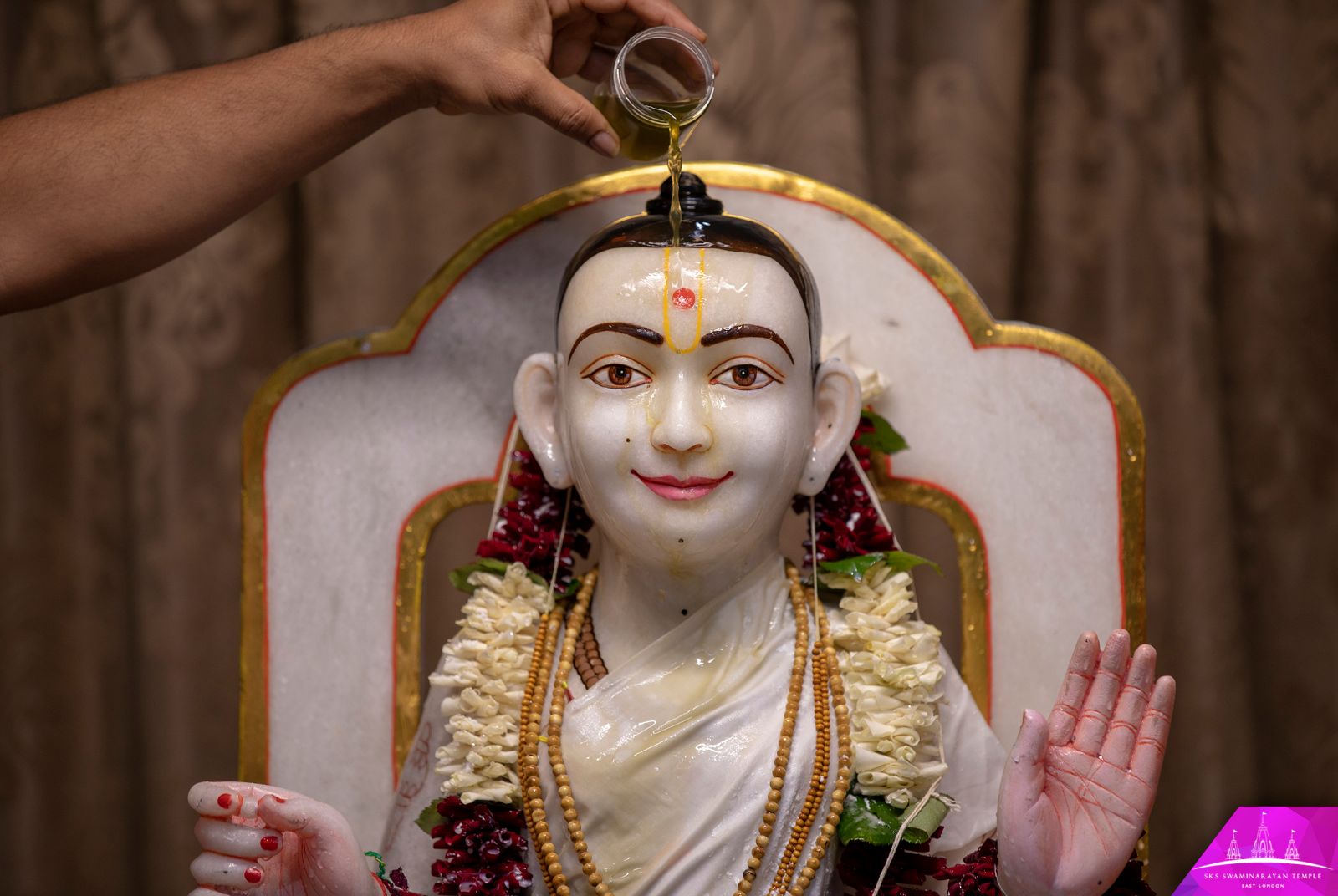 ©1987-2017 SKS Swaminarayan Temple East London